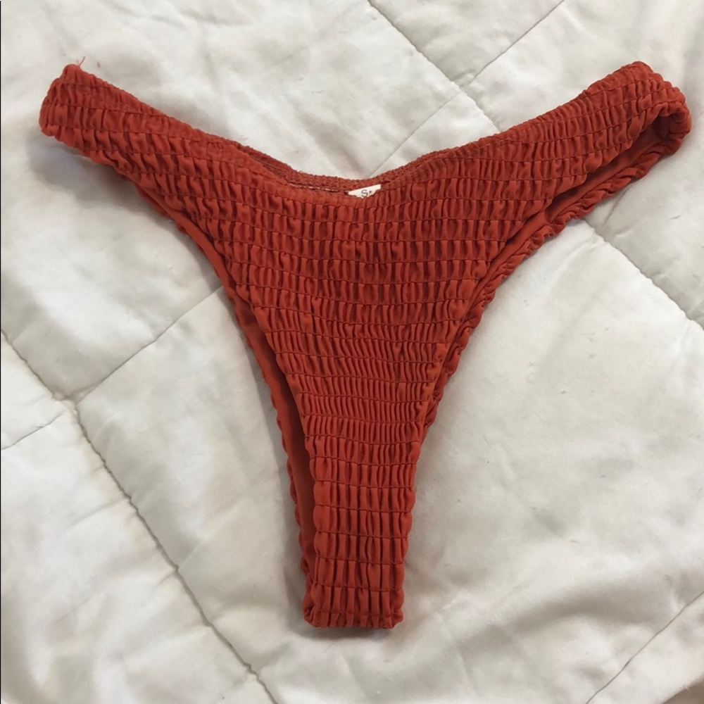 High leg bikini bottoms